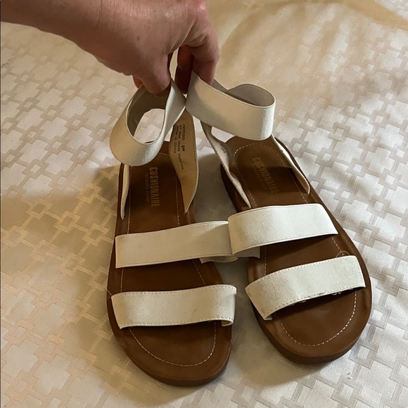 Sandals - Picture 2 of 4